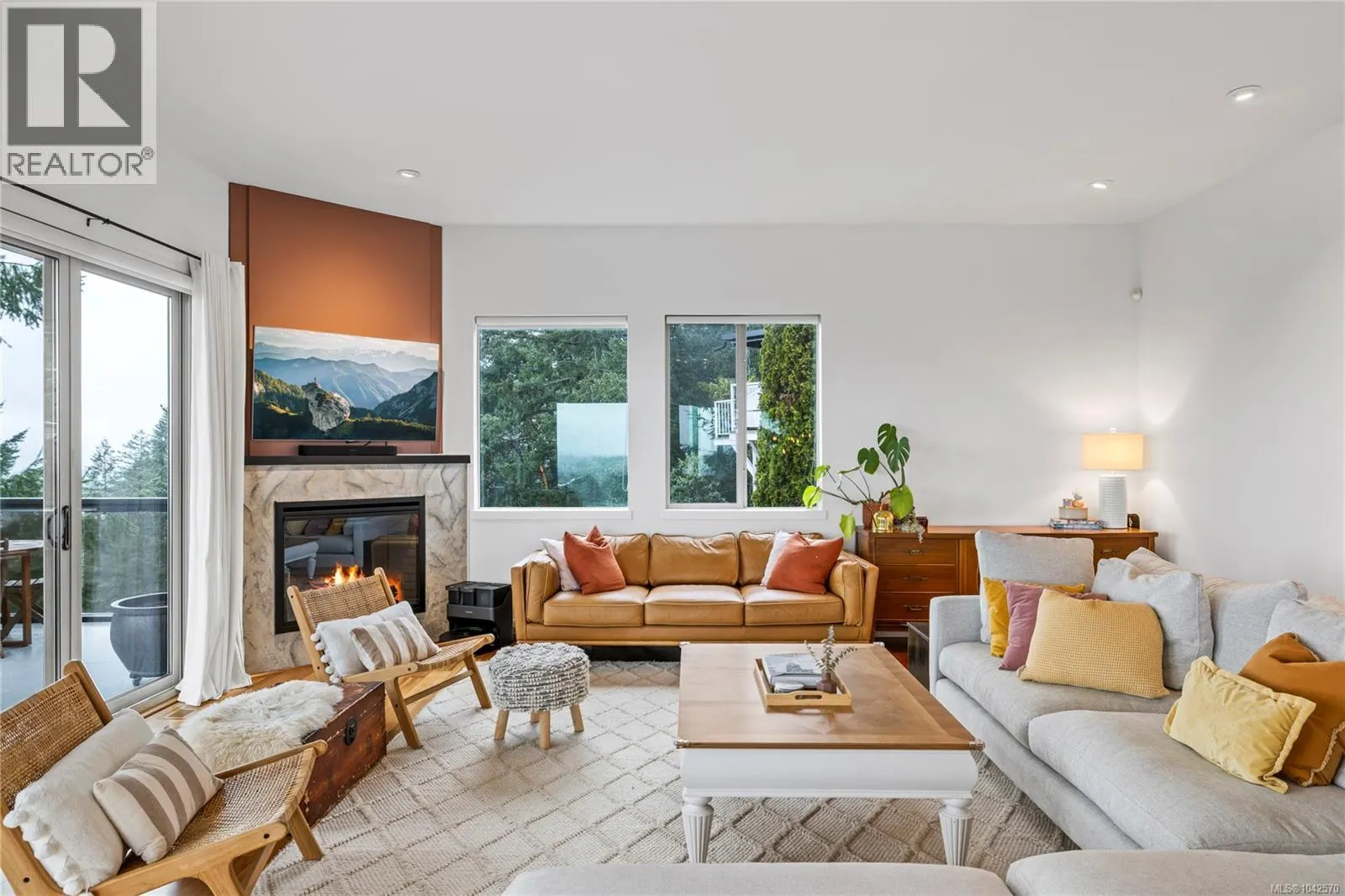 340 Summit Dr