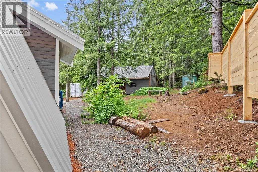 5461 Grouse Rd