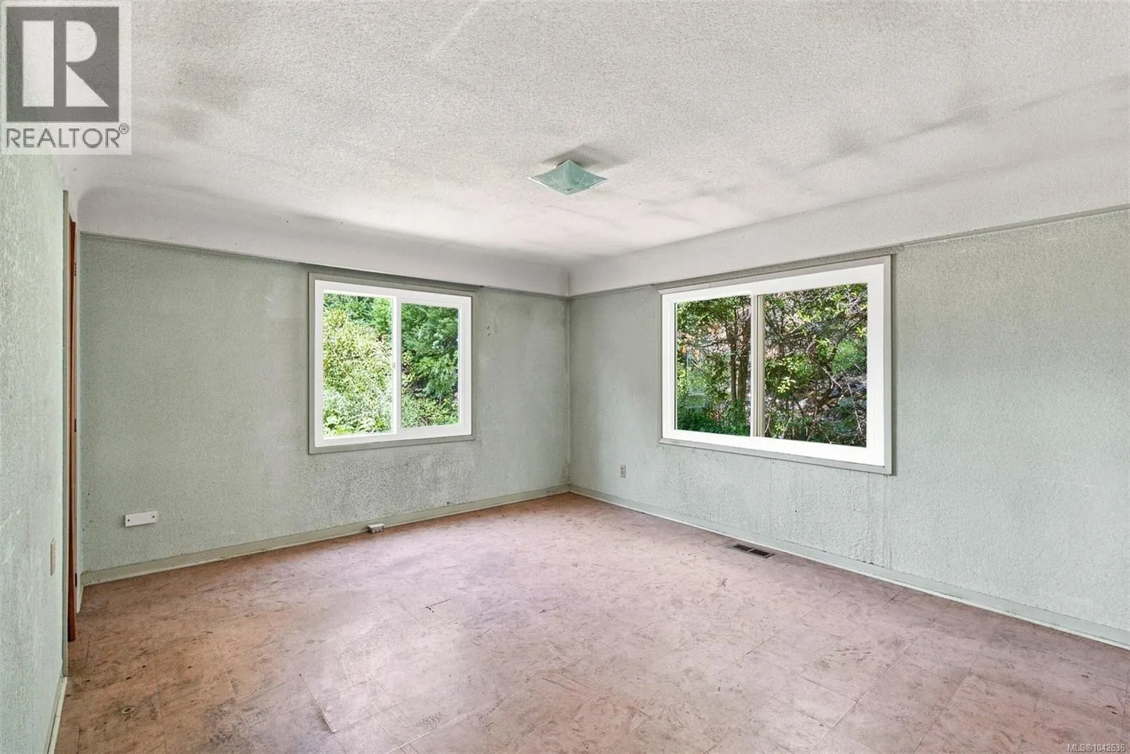950 Dunn Ave
