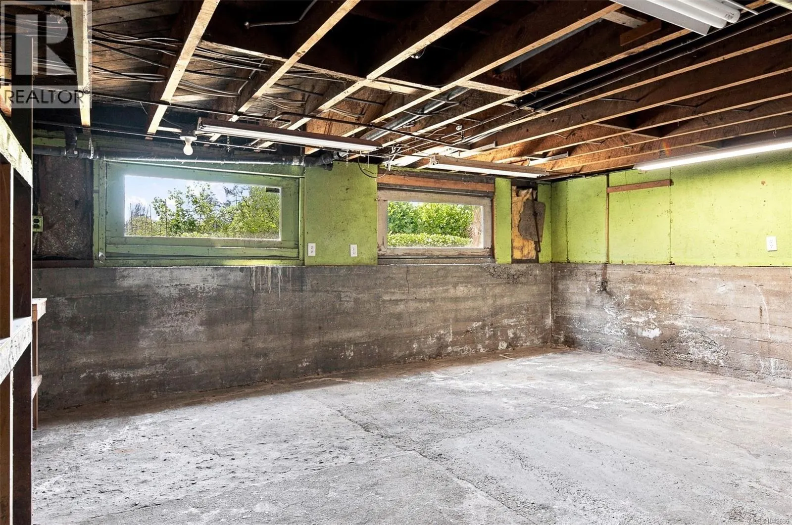 950 Dunn Ave
