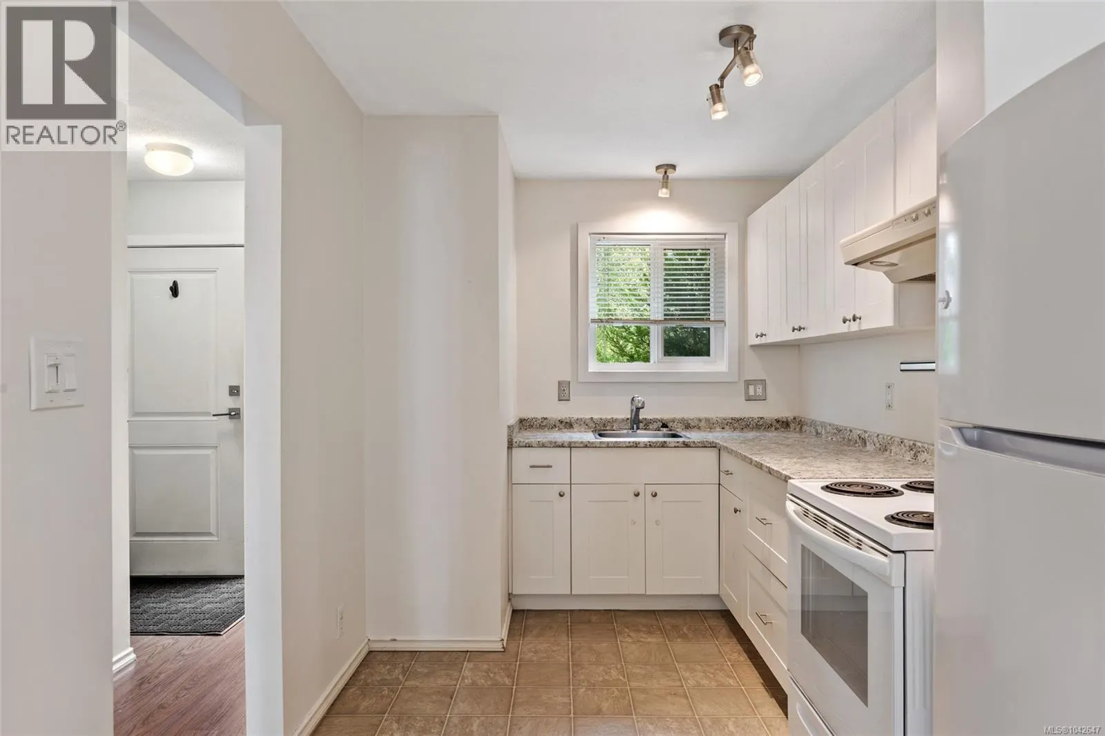 10 951 17th St