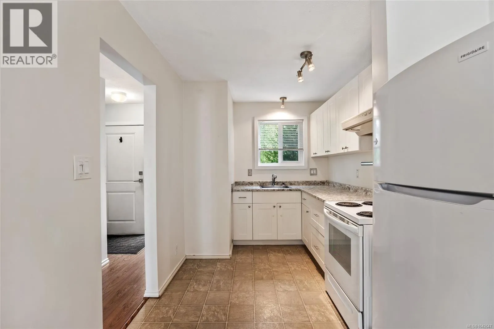 10 951 17th St