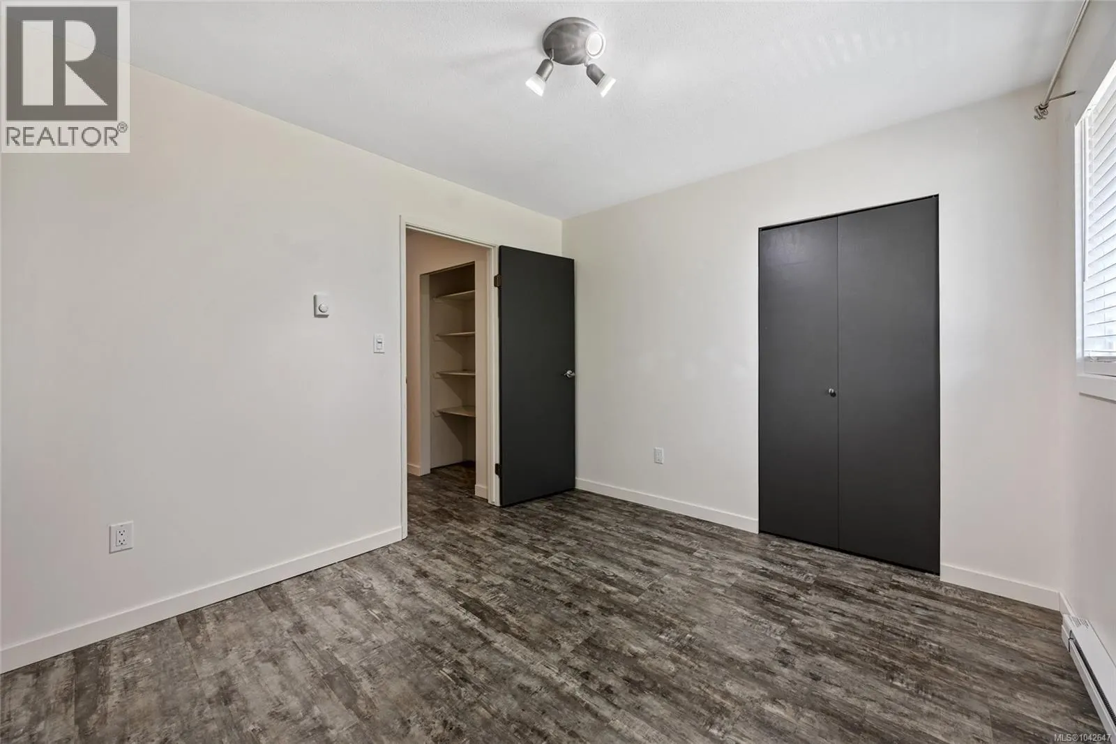 10 951 17th St