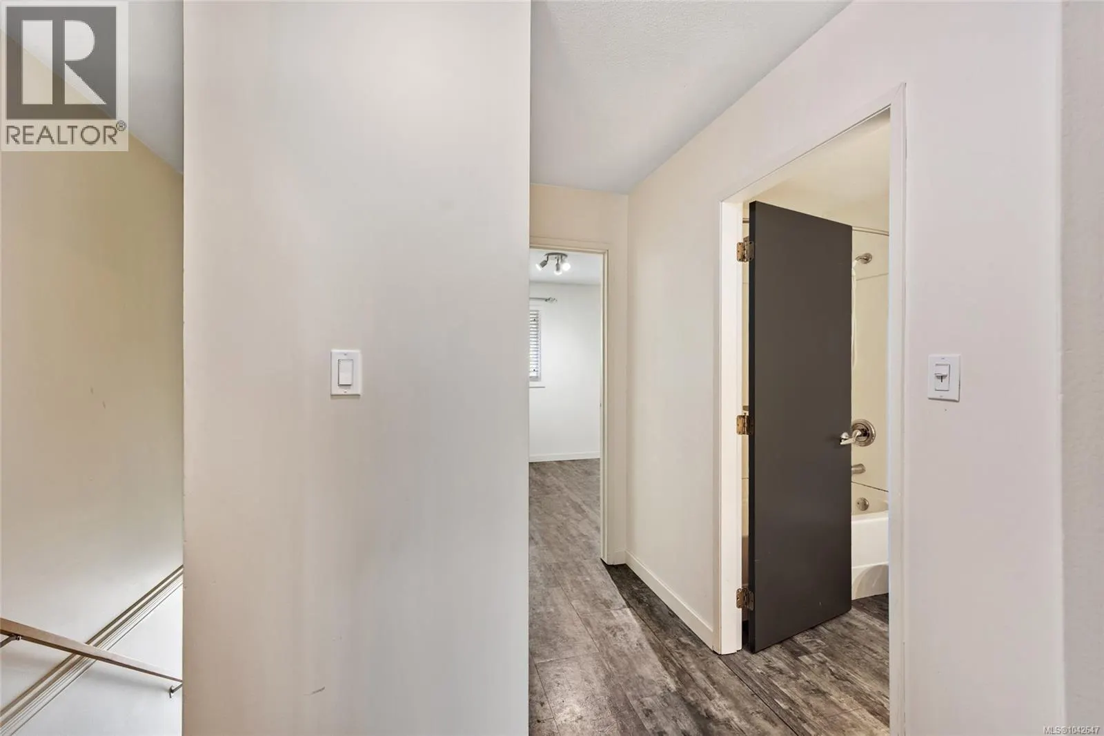 10 951 17th St