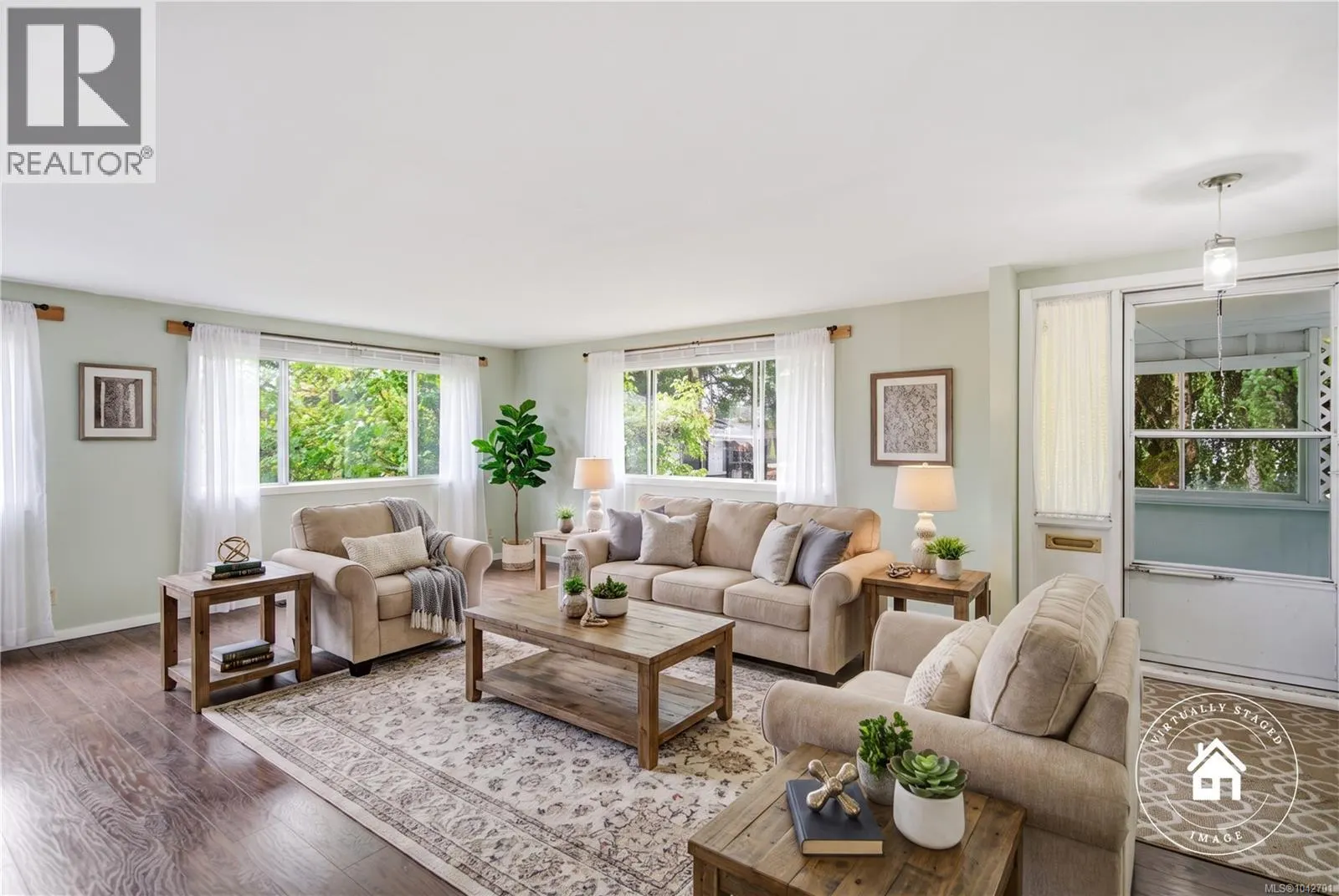 25 1247 Arbutus Rd