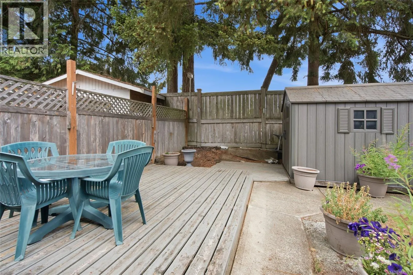 25 1247 Arbutus Rd