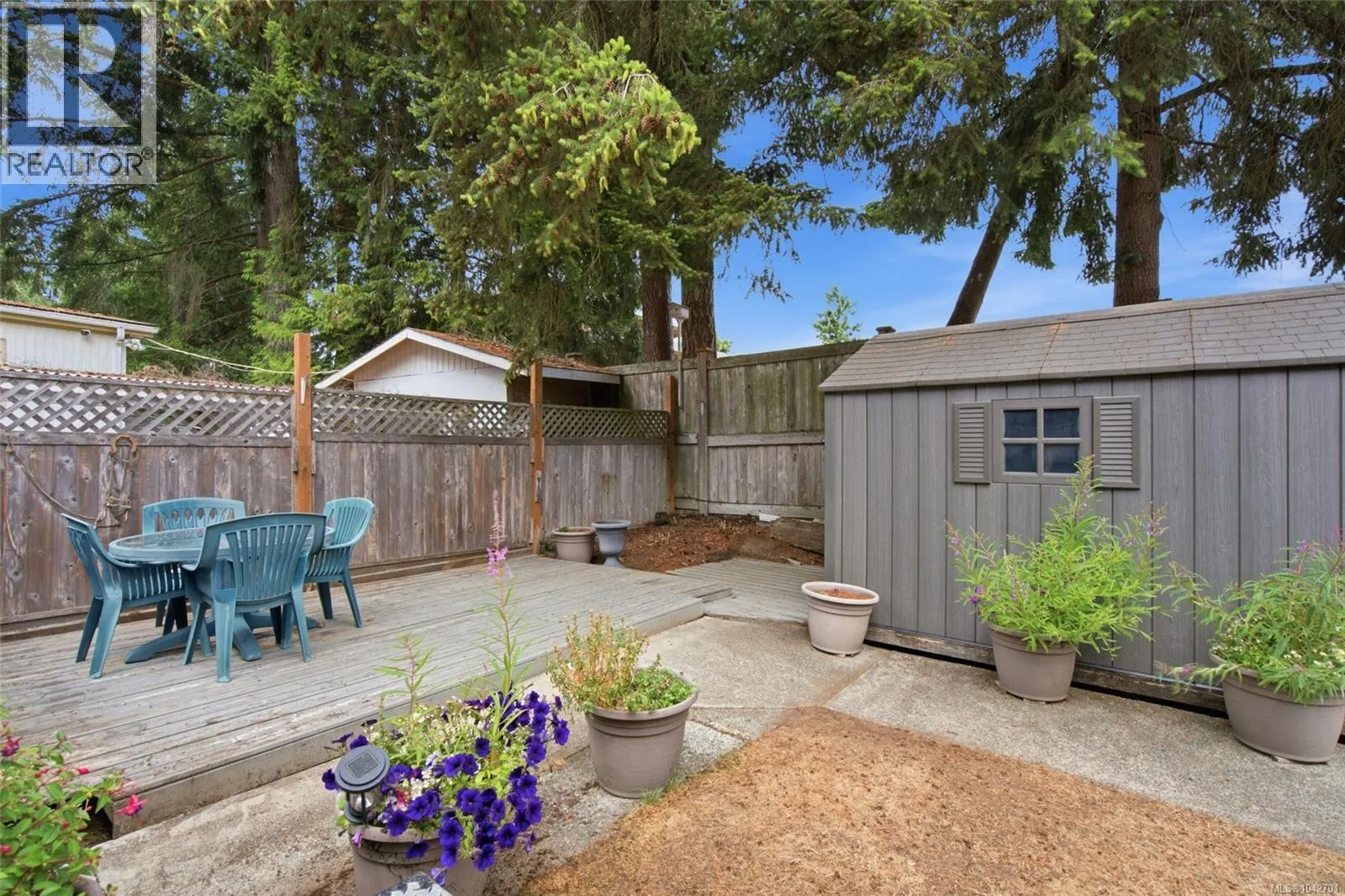 25 1247 Arbutus Rd