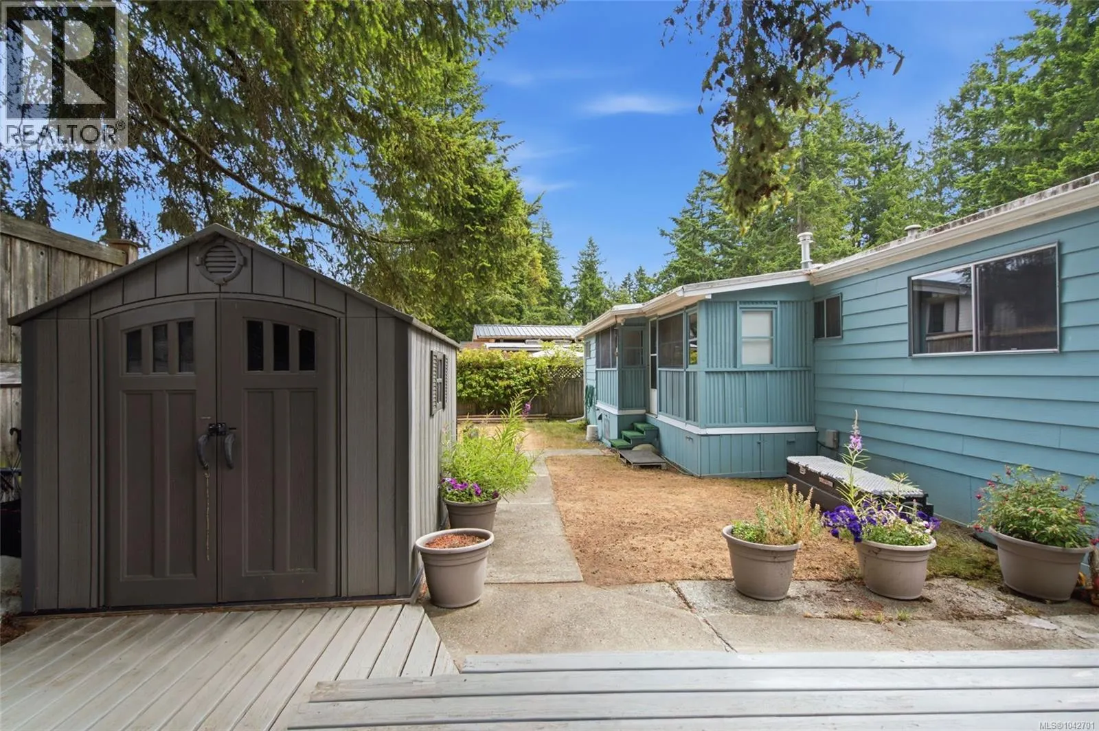 25 1247 Arbutus Rd