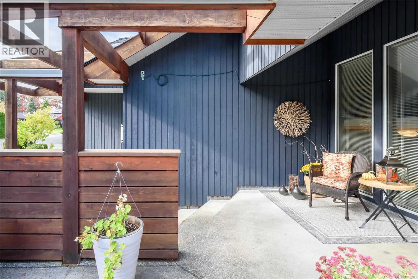 1716 Tofino Pl