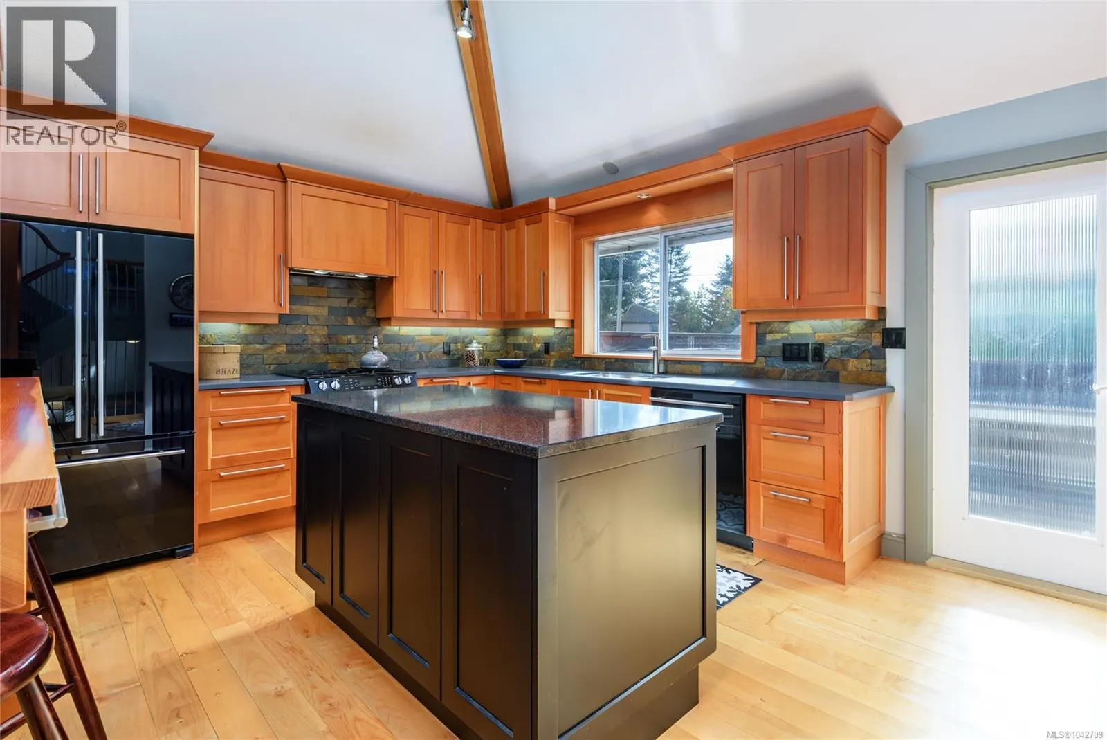 1716 Tofino Pl