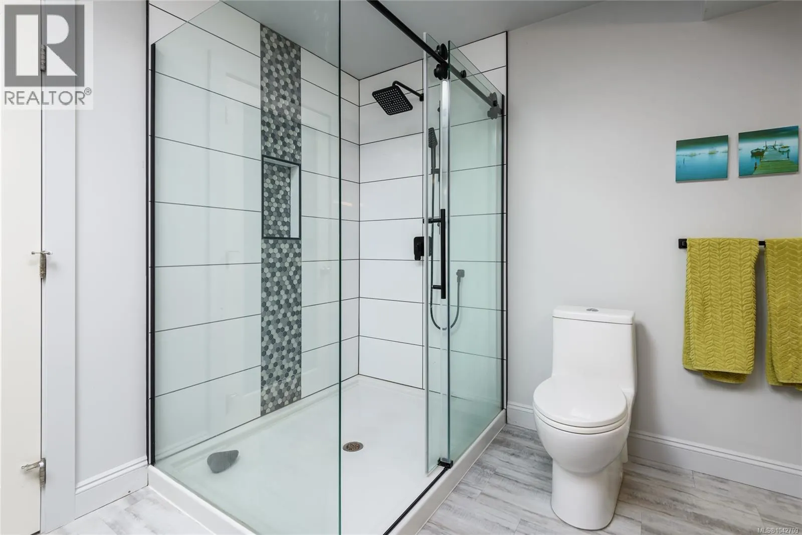 1716 Tofino Pl
