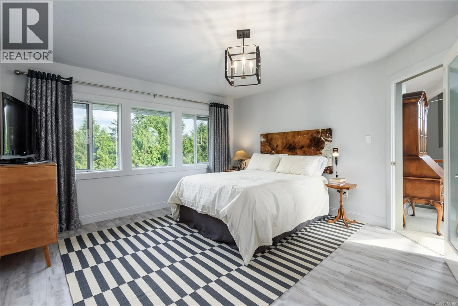 1716 Tofino Pl
