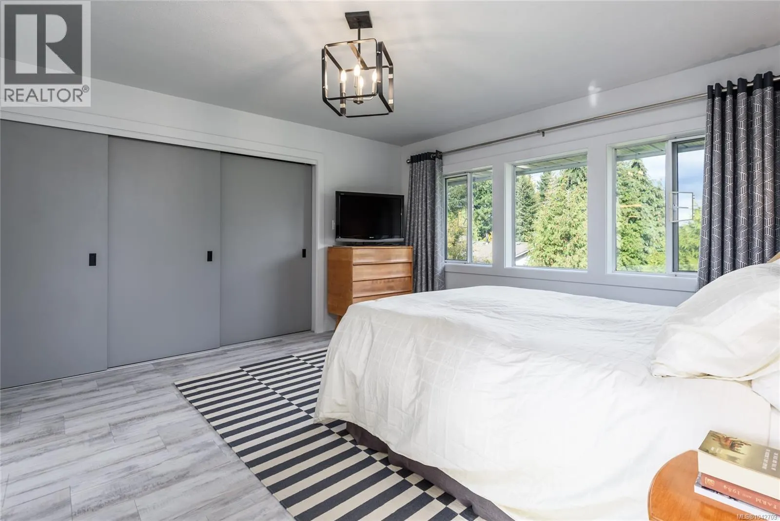 1716 Tofino Pl