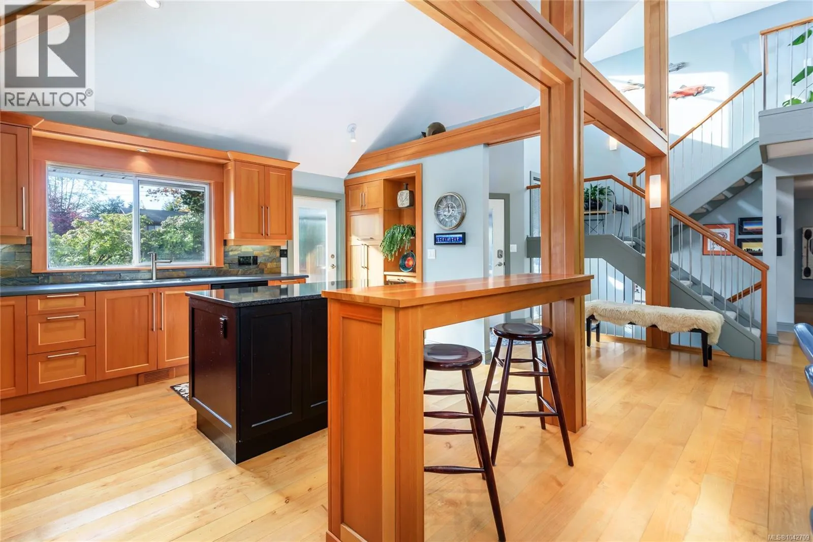 1716 Tofino Pl