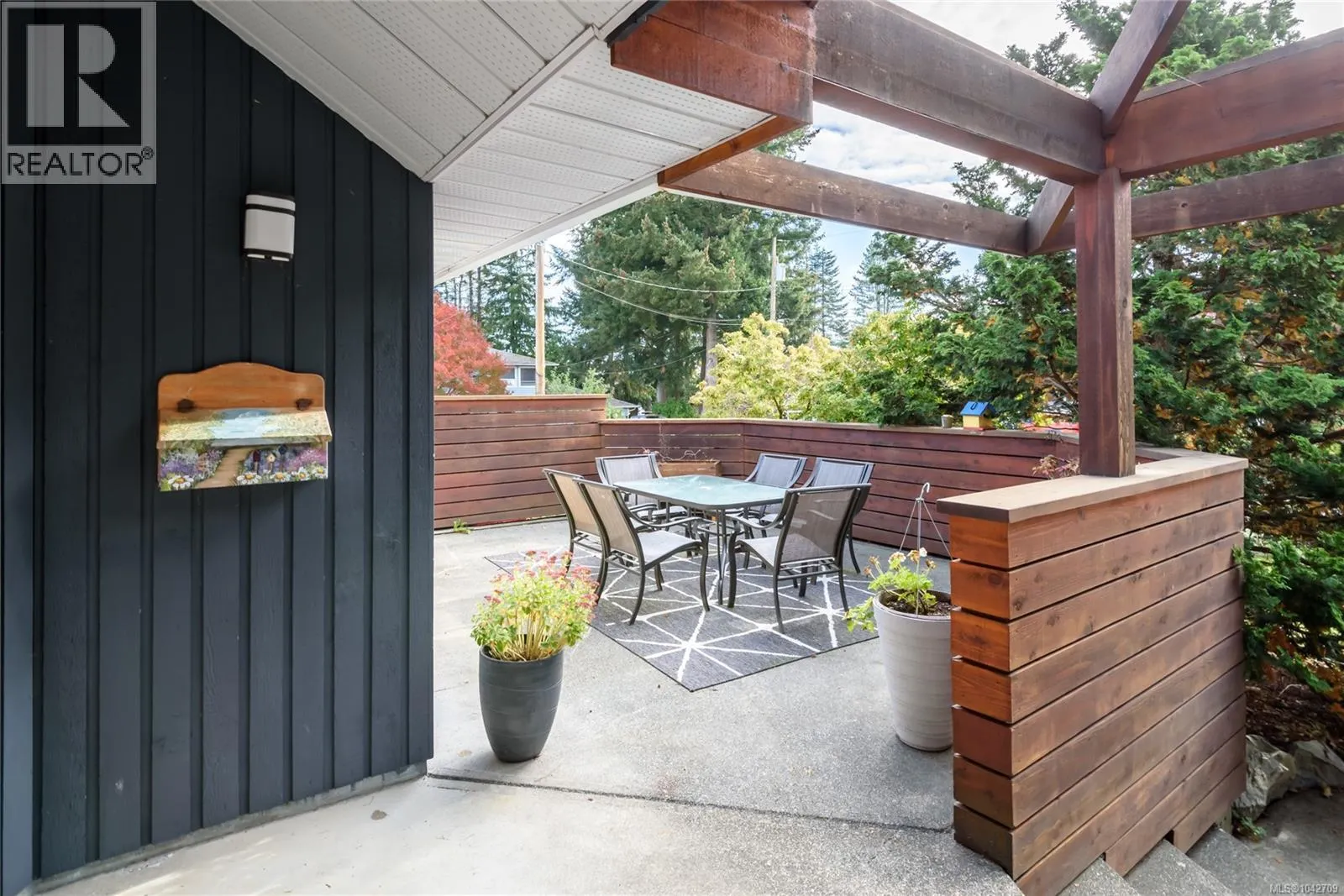 1716 Tofino Pl
