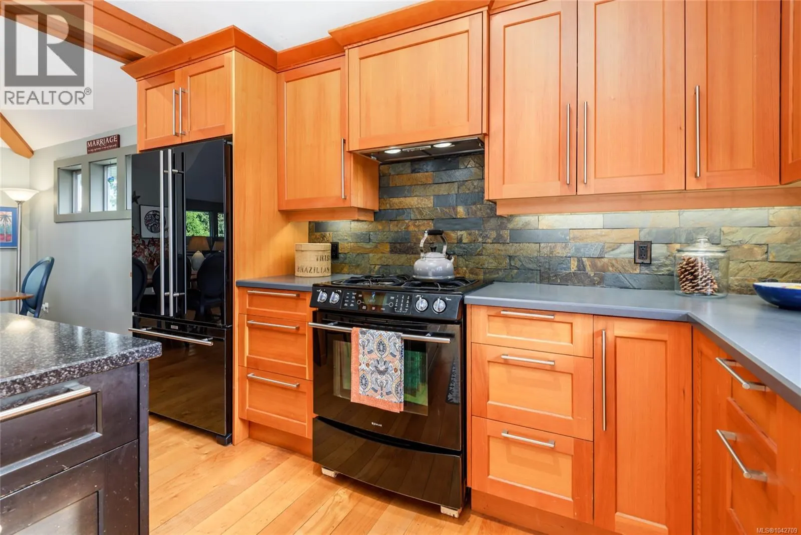 1716 Tofino Pl