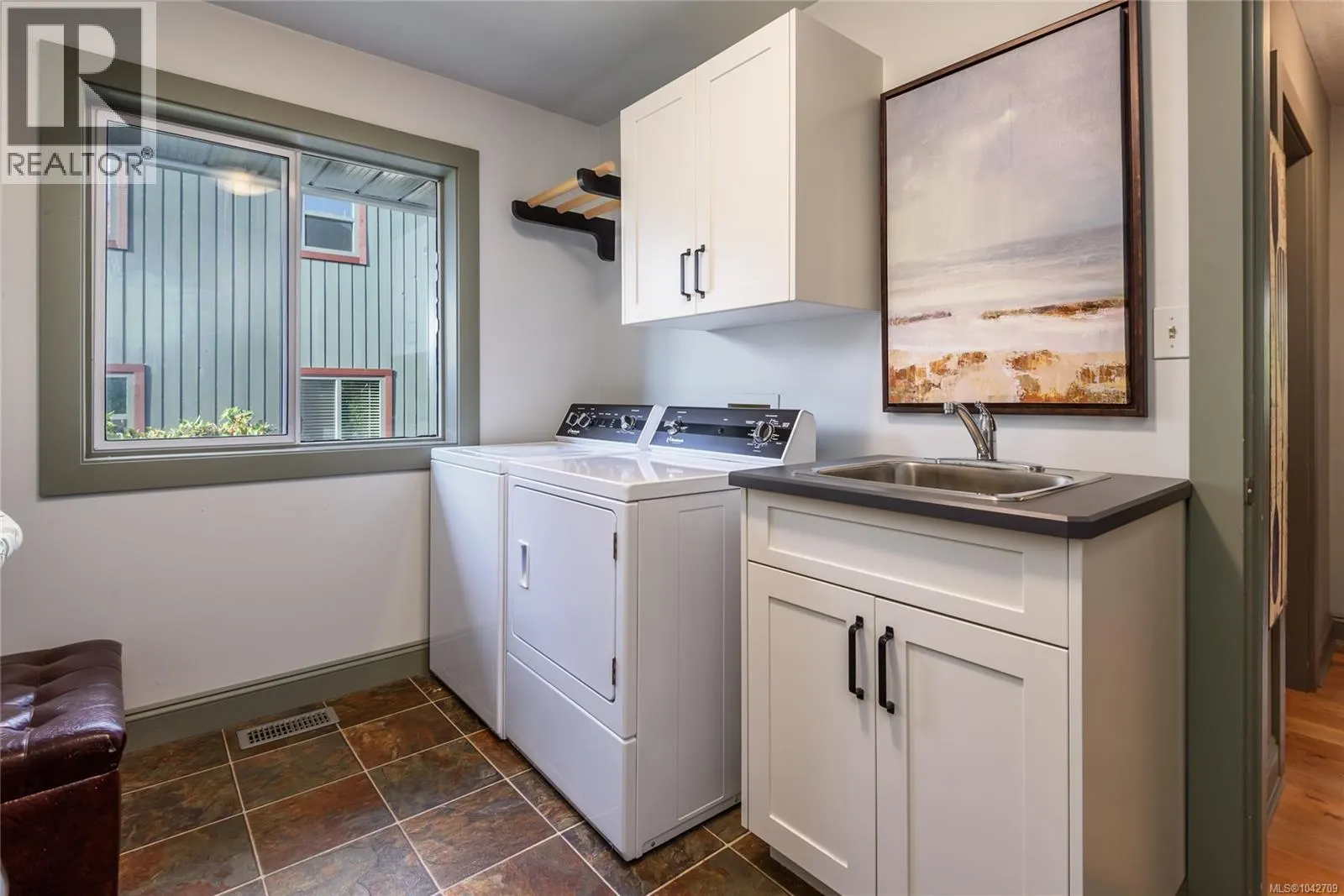 1716 Tofino Pl
