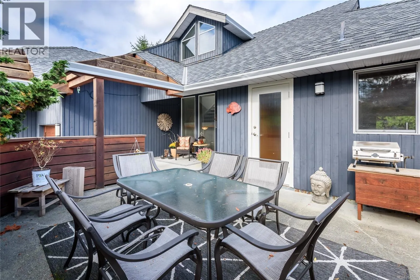 1716 Tofino Pl