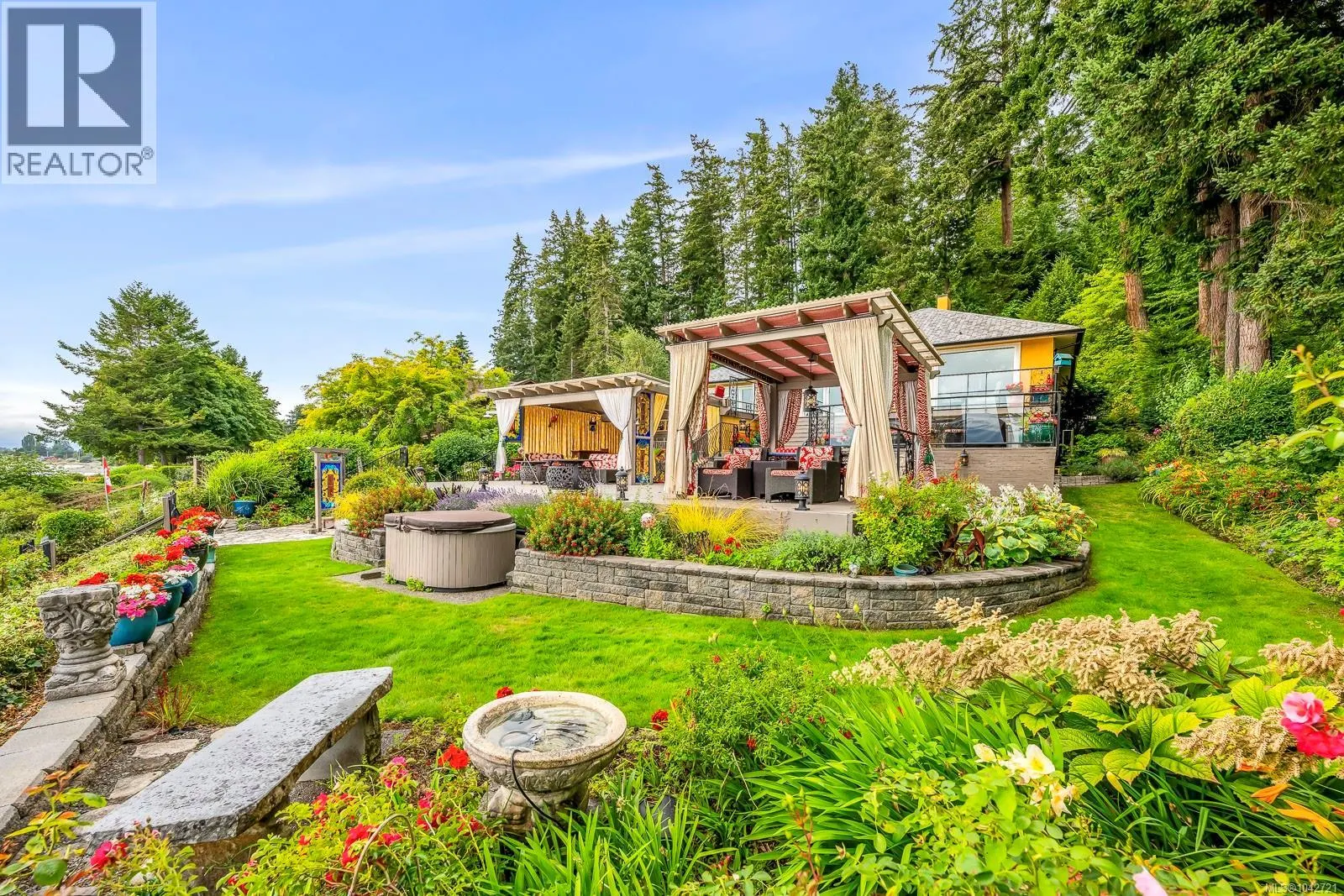 2299 Comox Ave