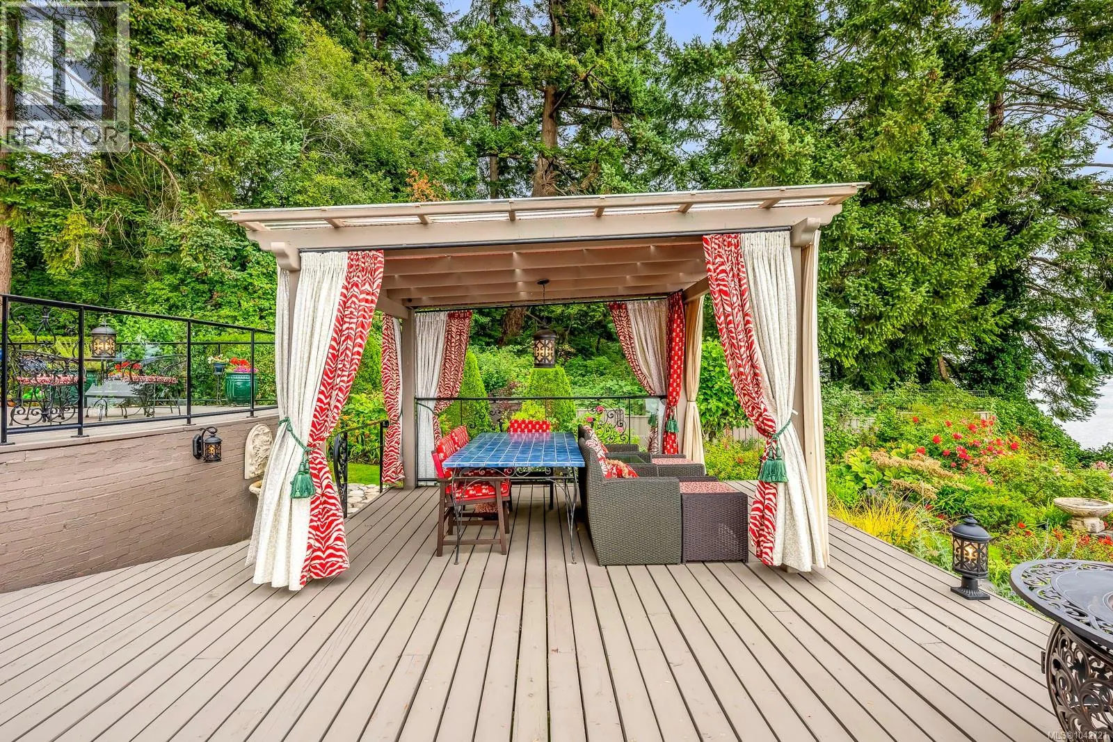 2299 Comox Ave
