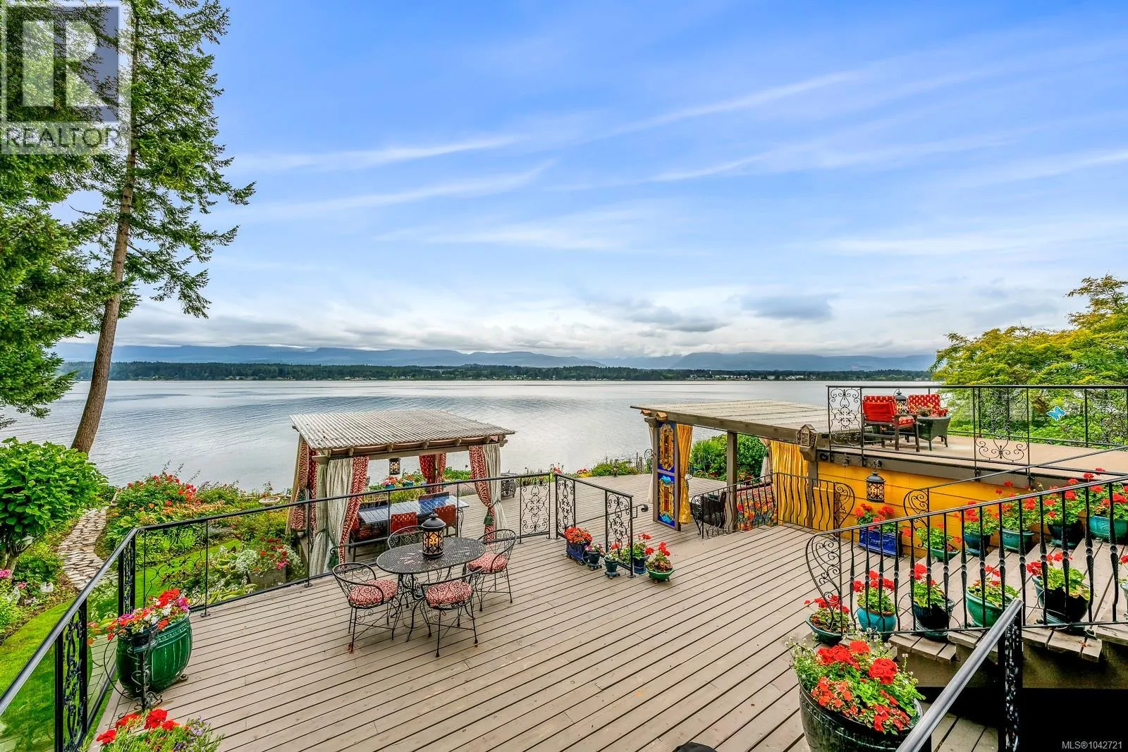 2299 Comox Ave