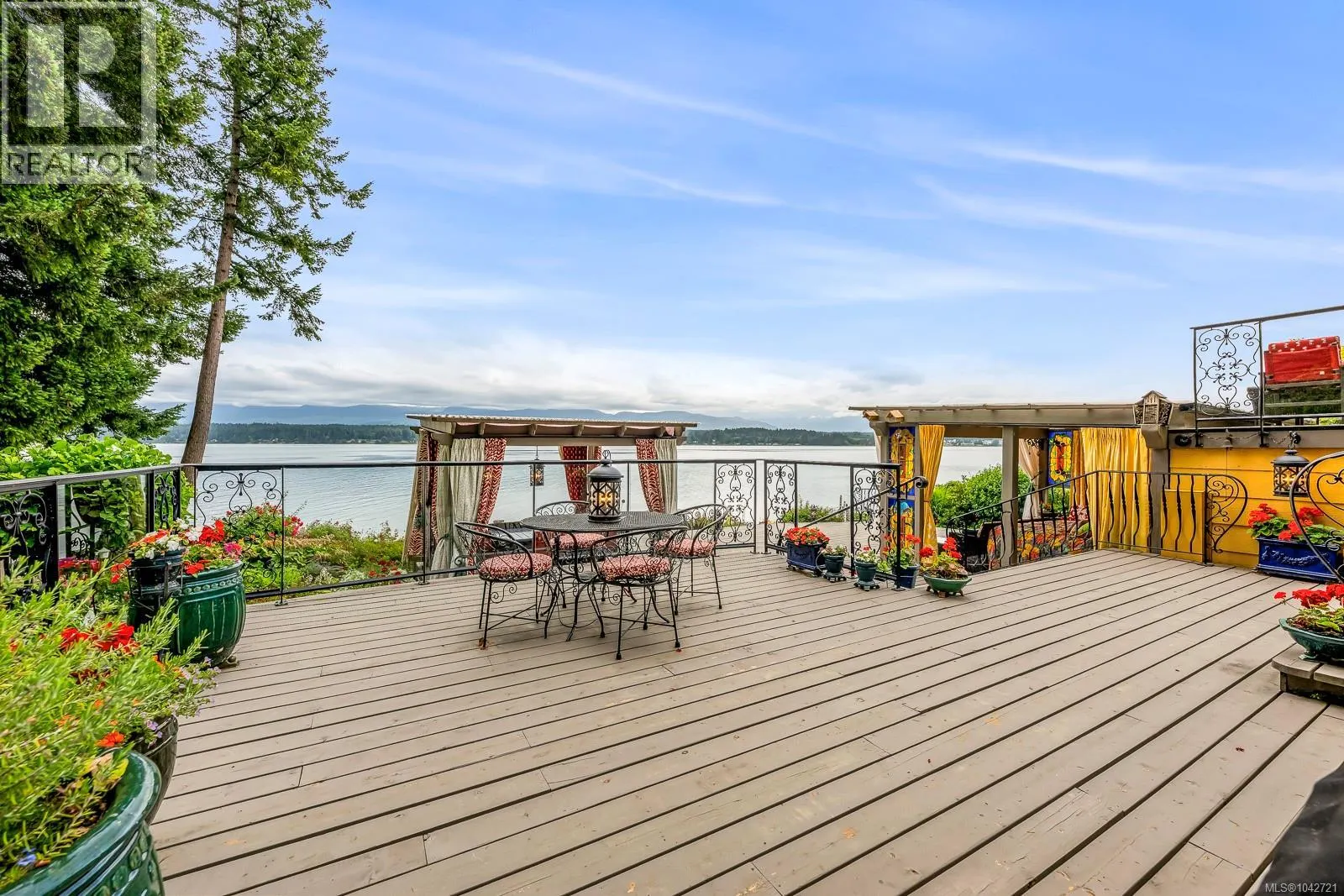 2299 Comox Ave
