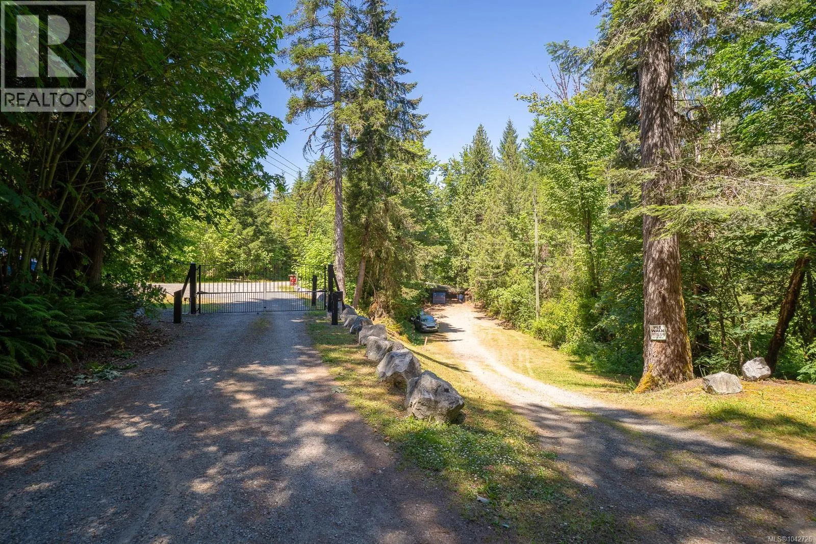 R1 9752 Lakeshore Rd