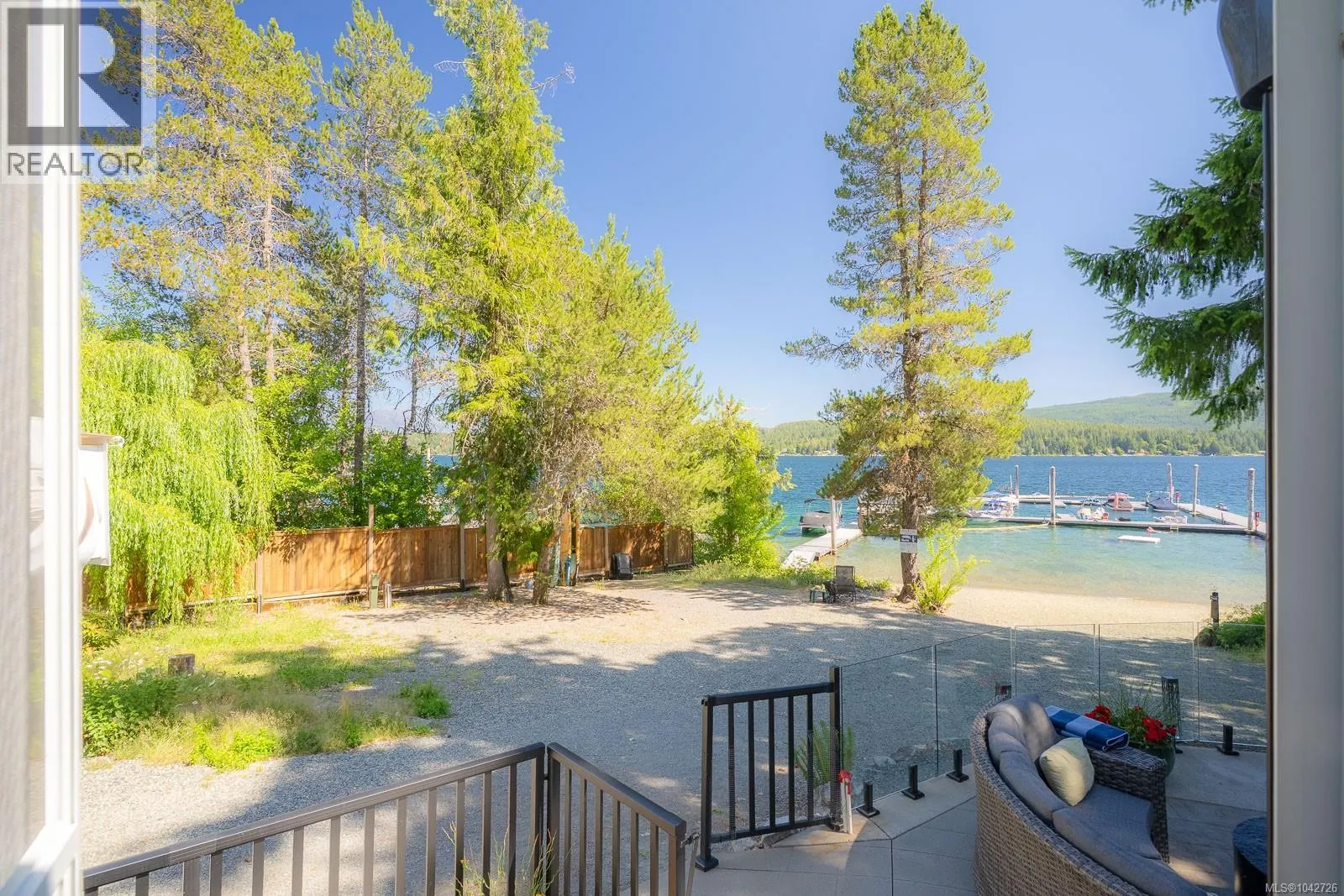 R1 9752 Lakeshore Rd