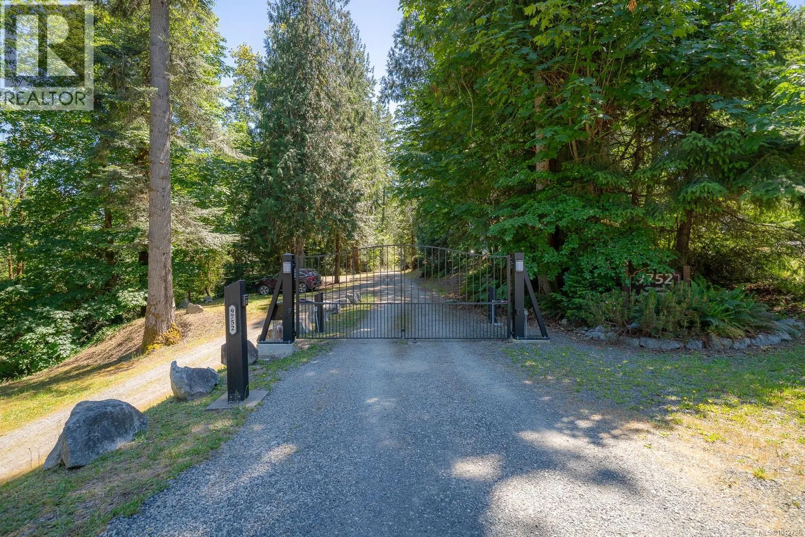 R1 9752 Lakeshore Rd