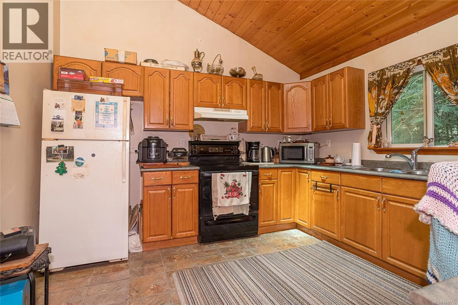740 Spider Lake Rd
