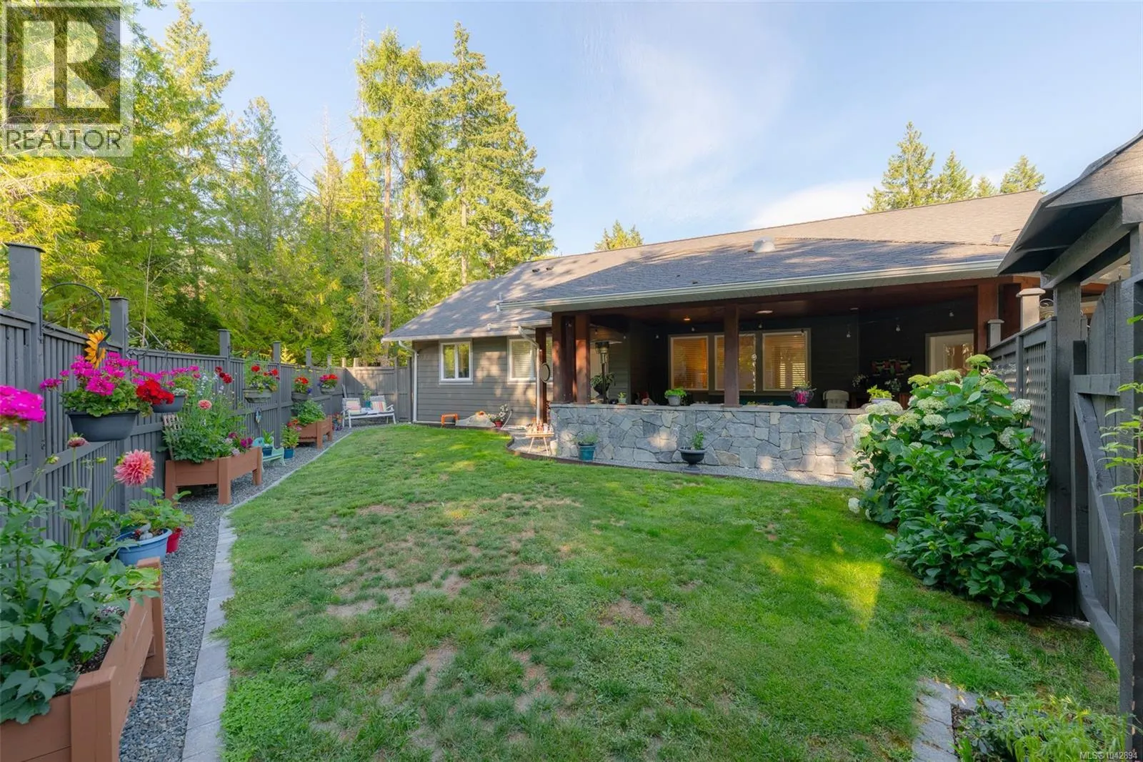 6718 Cypress Blvd
