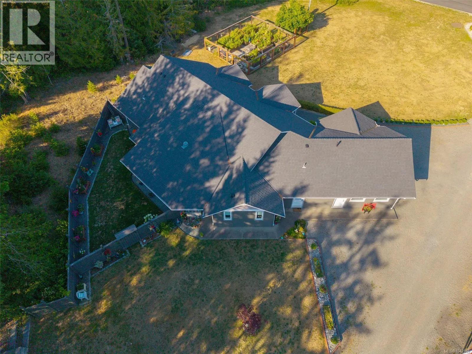 6718 Cypress Blvd