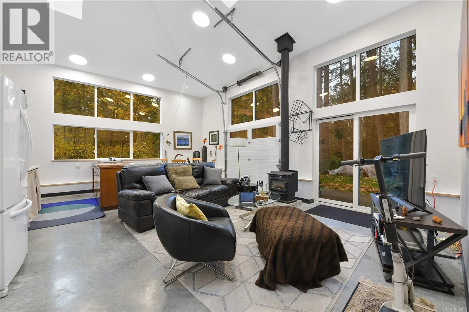 851 Sayward Rd