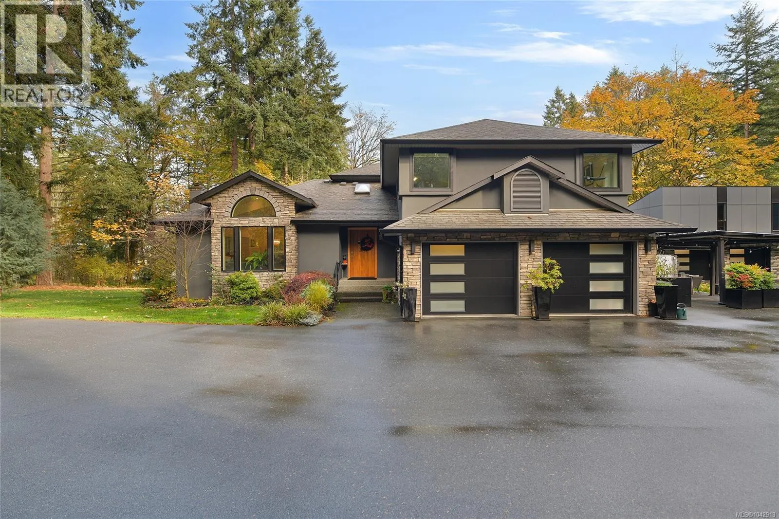 851 Sayward Rd