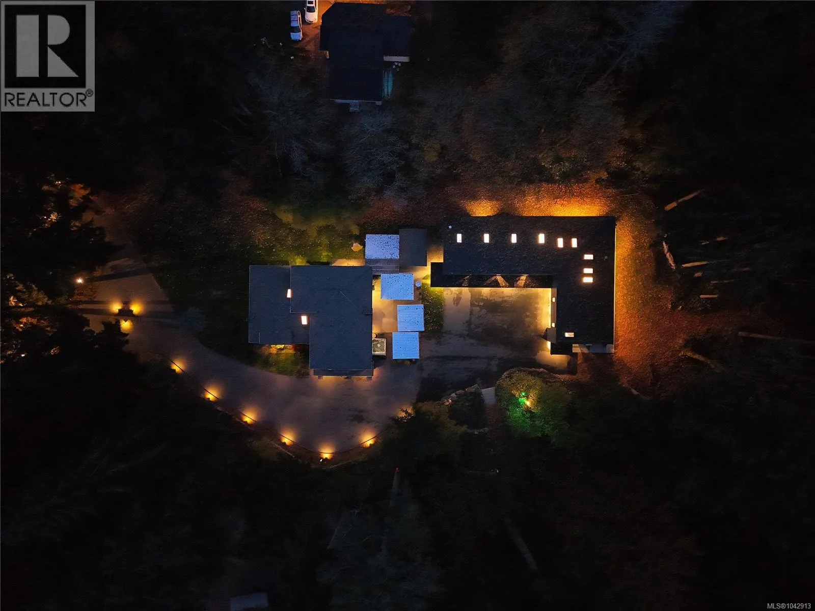 851 Sayward Rd