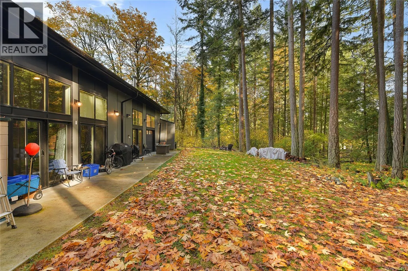 851 Sayward Rd