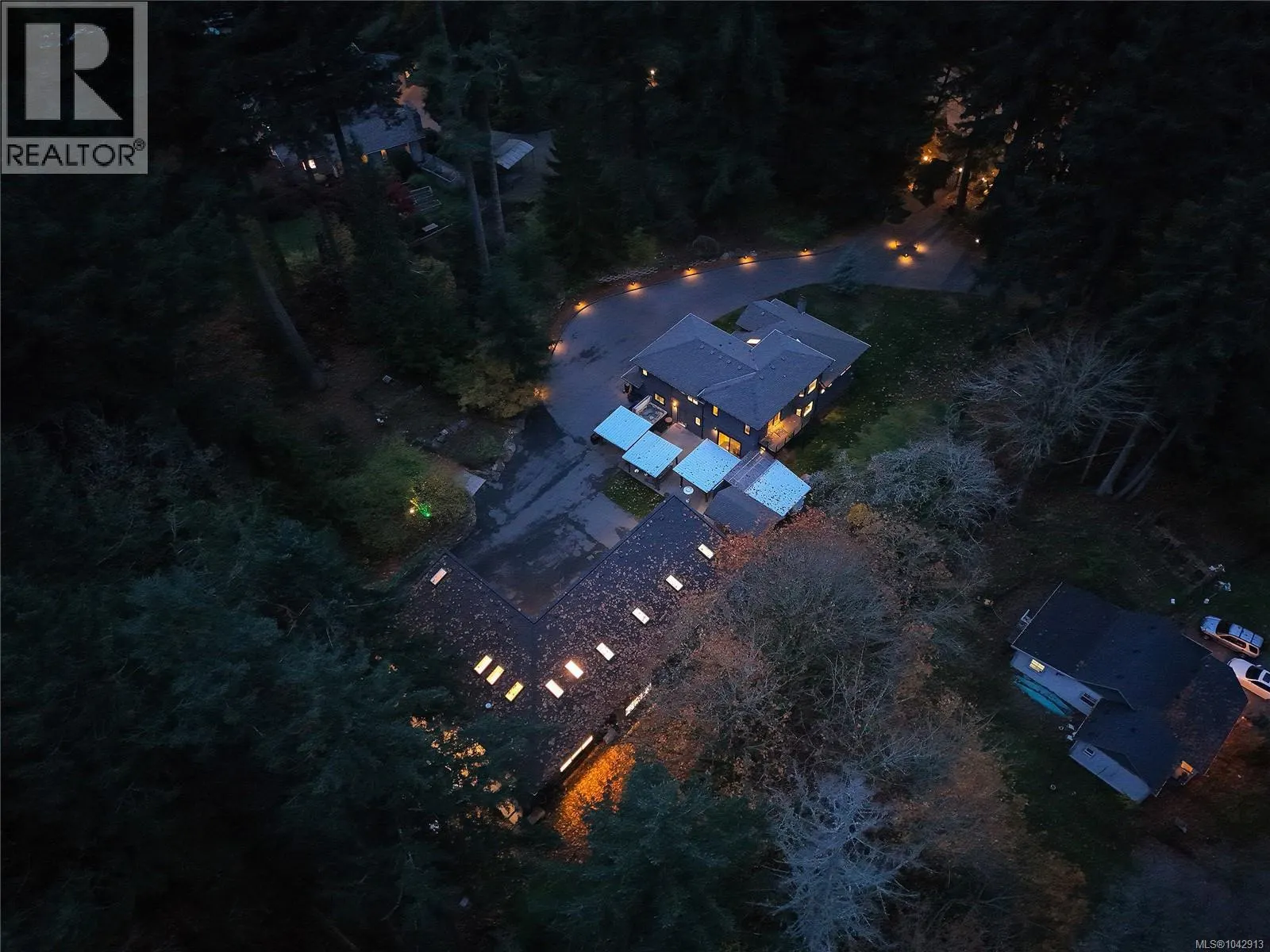 851 Sayward Rd