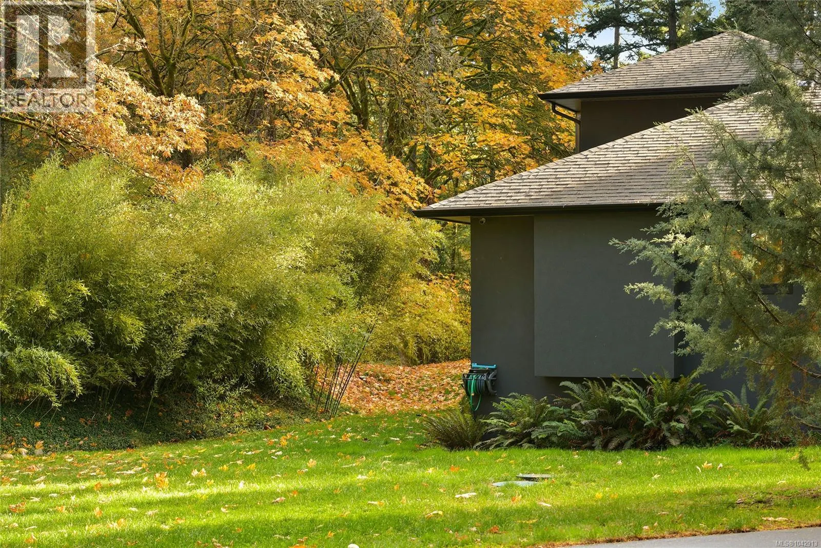 851 Sayward Rd