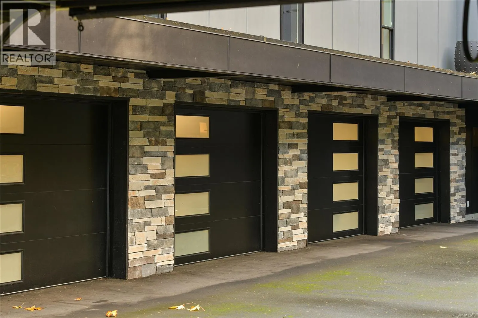 851 Sayward Rd