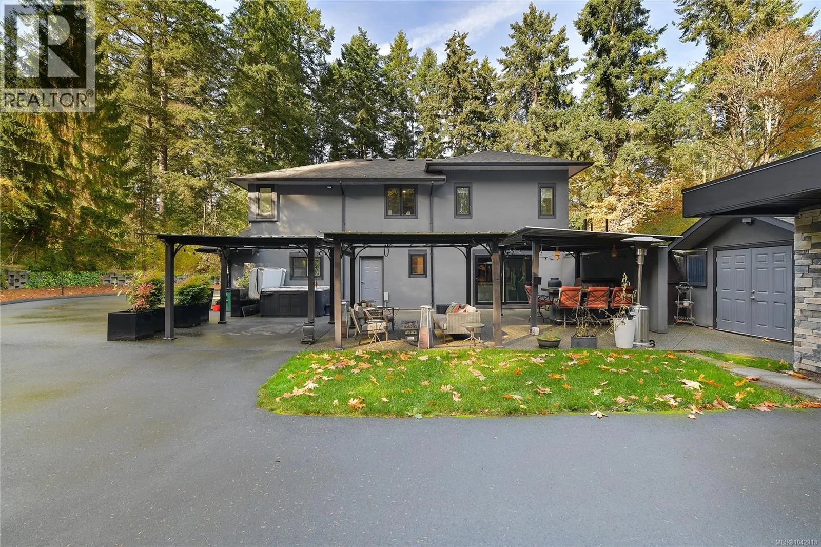 851 Sayward Rd