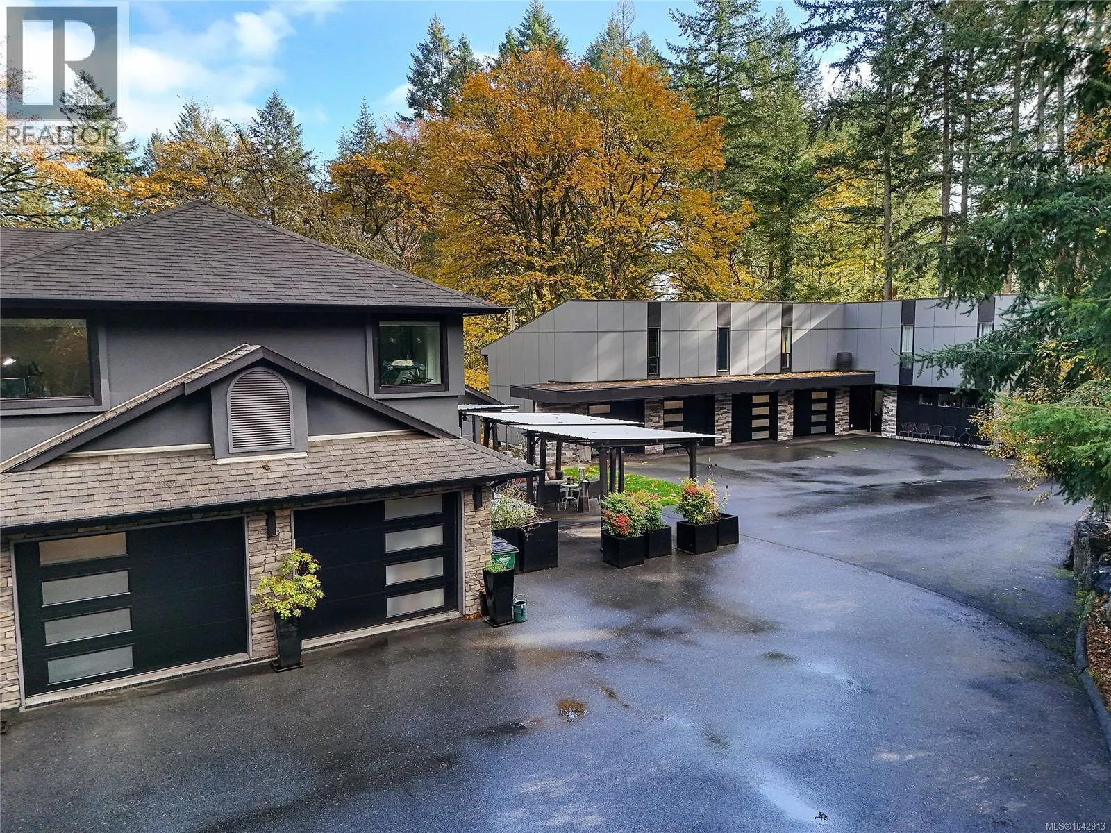 851 Sayward Rd
