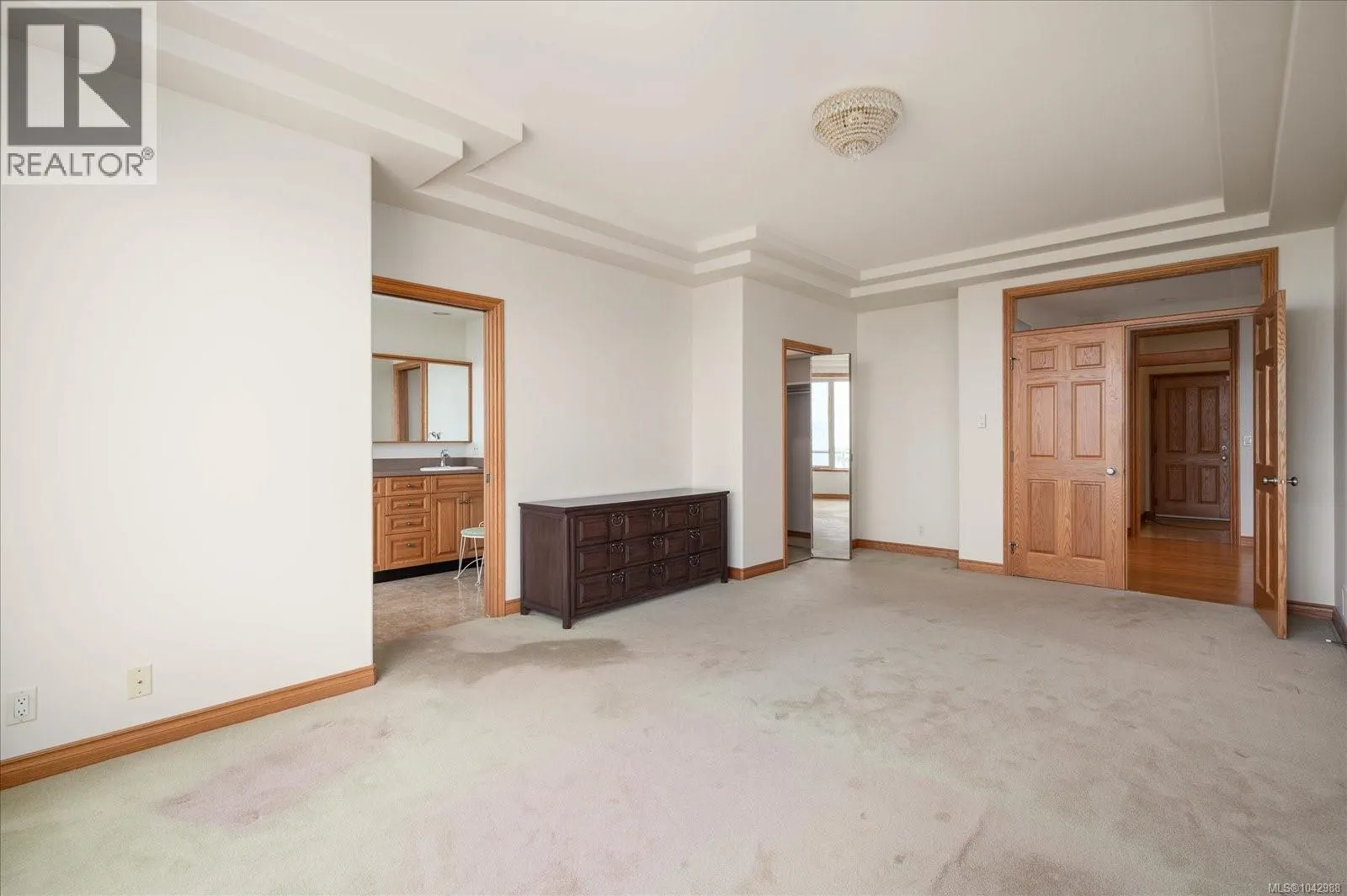 3709 Glen Oaks Dr