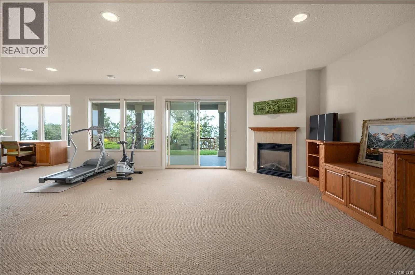 3709 Glen Oaks Dr