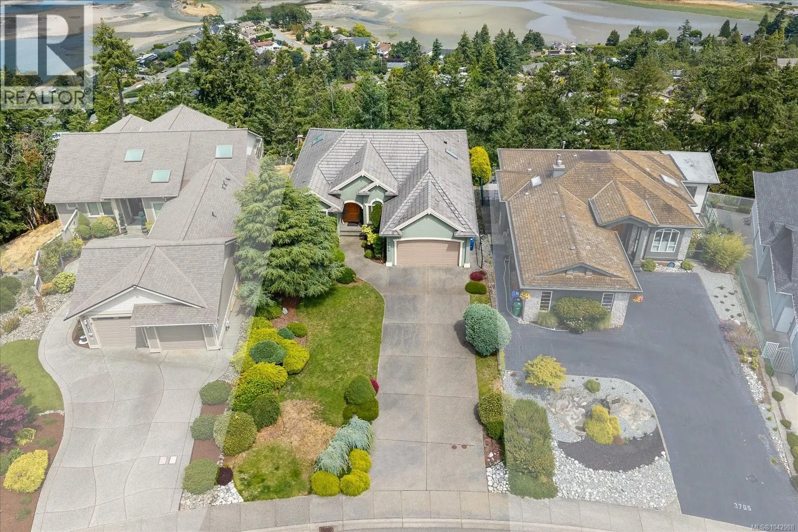 3709 Glen Oaks Dr