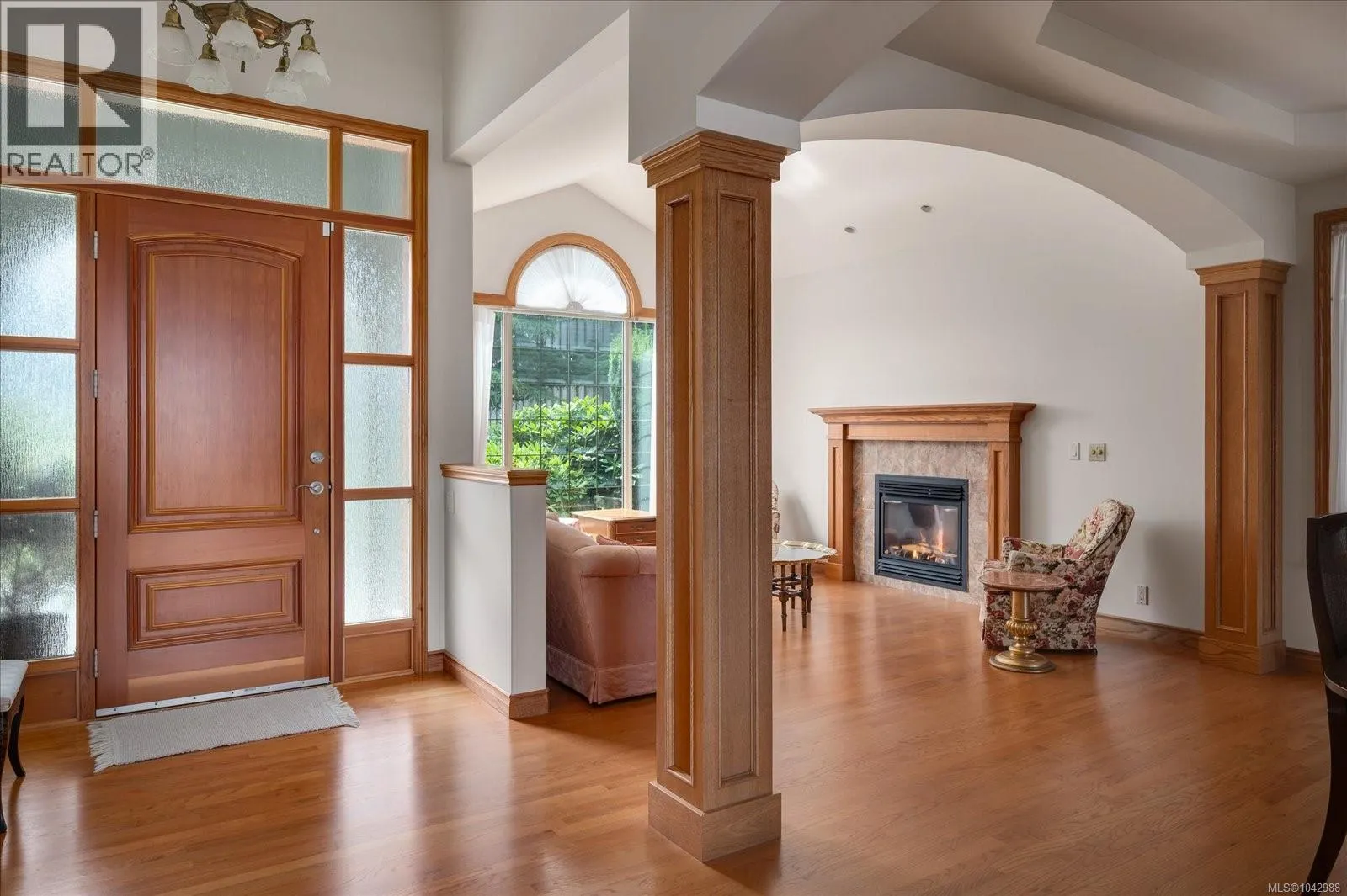 3709 Glen Oaks Dr