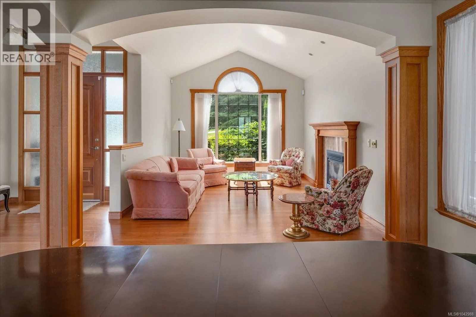 3709 Glen Oaks Dr