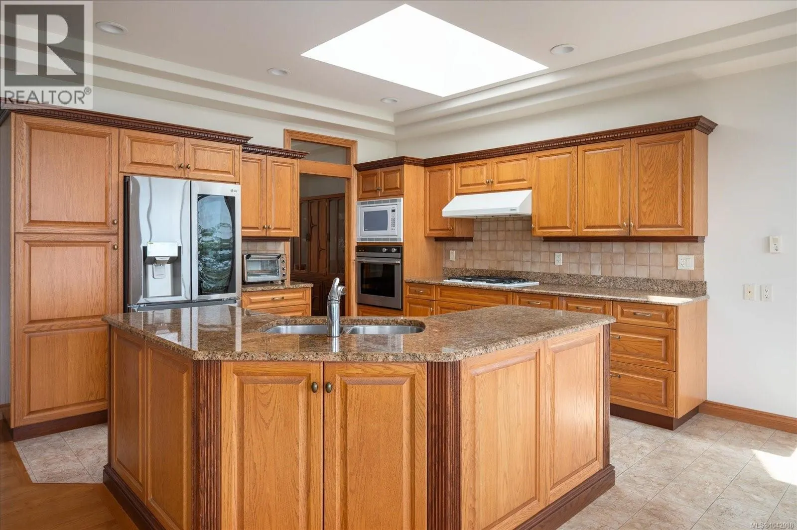 3709 Glen Oaks Dr