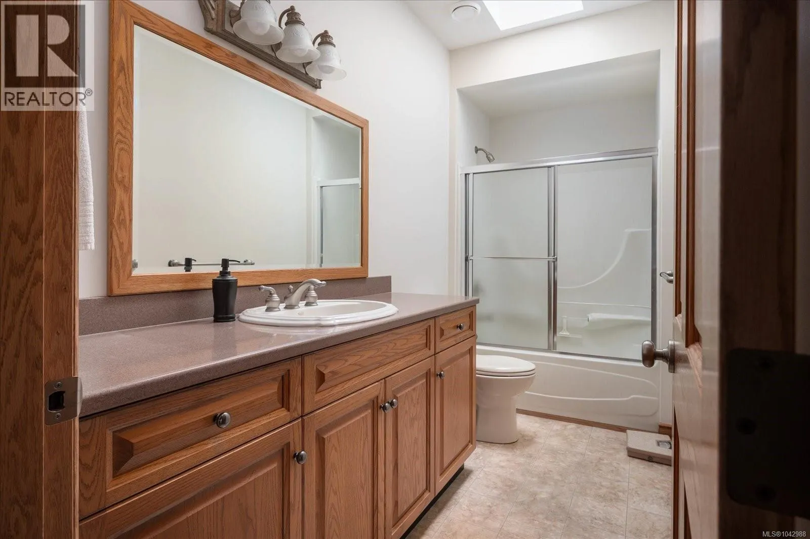 3709 Glen Oaks Dr