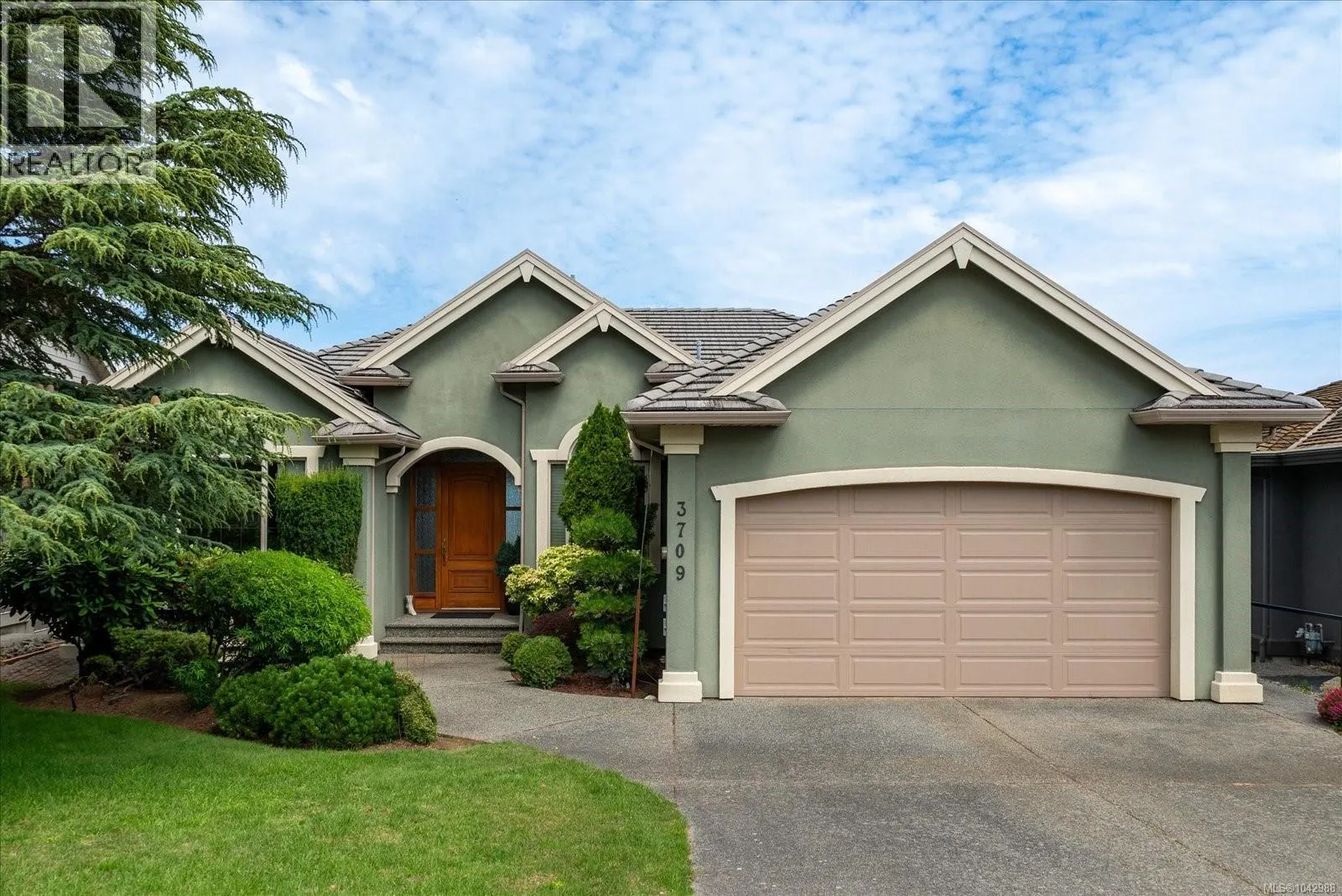 3709 Glen Oaks Dr