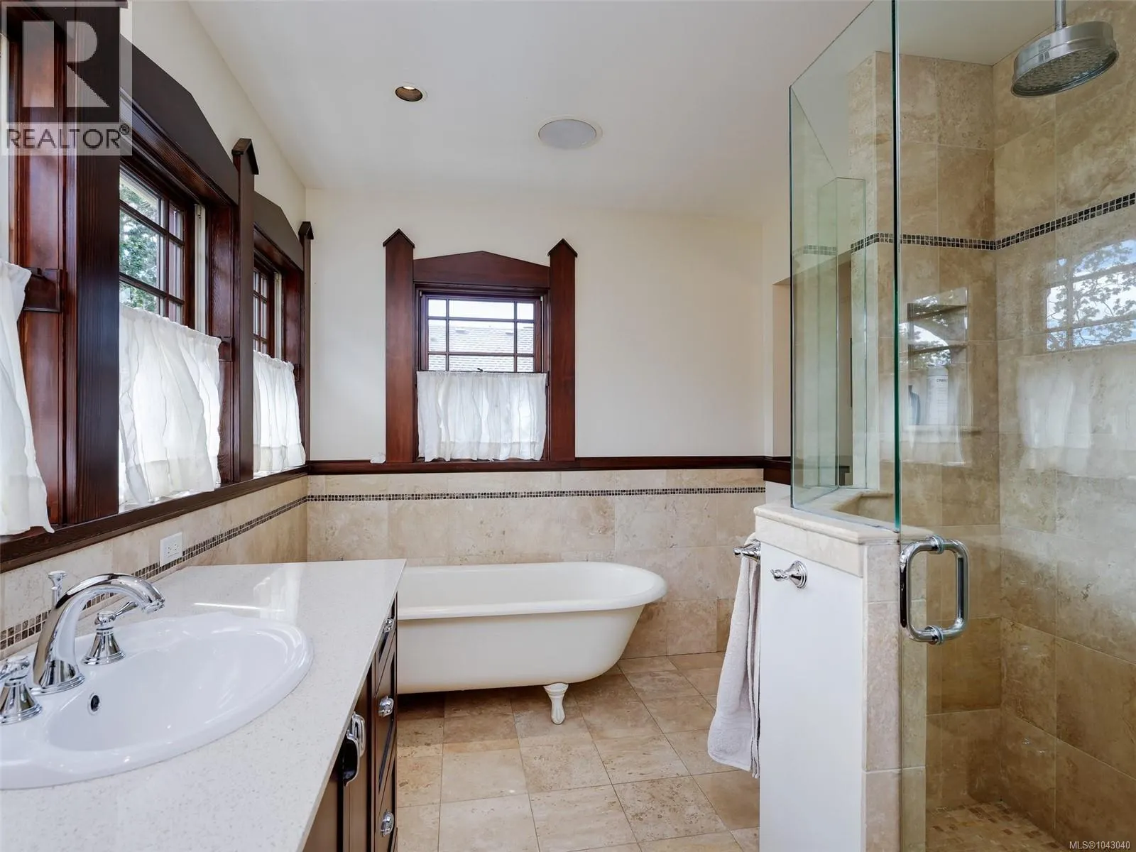1043 St. Patrick St